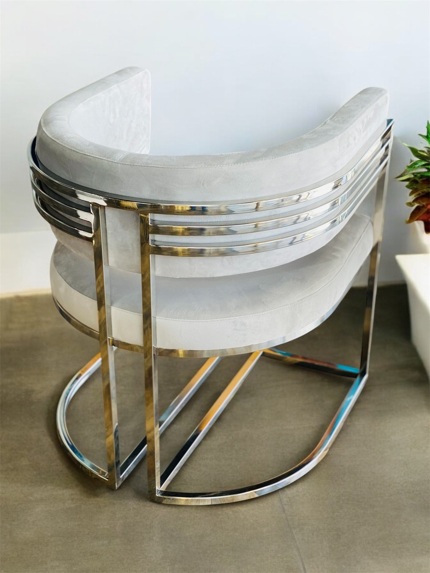 Sliver leg Accent Chair